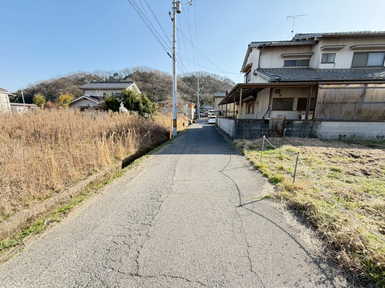 接する道路幅はやや狭めですが、交通量は少なく静かな環境。単身者用アパートや社員寮にも好適。ネクストライフでは立地などを踏まえ、不動産会社の立場から事業利用を想定した視点からの活用提案も可能です。