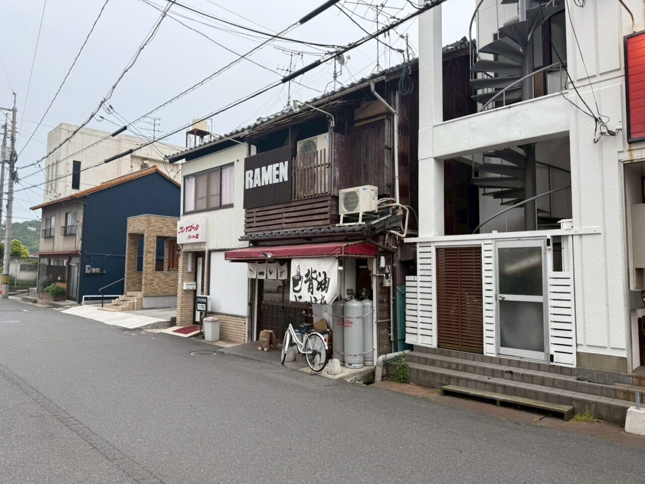 【Googleクチコミ評価★4.3の人気店】背油におぼれし者